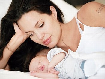 Angelina ne veut pas renoncer à l'idée d'être mère