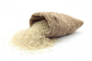 Le riz contient du potassium, de magnésium, du fer,  vitamine B9 et des fibres