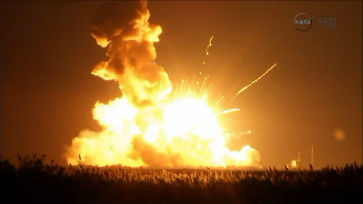 Explosion d'une fusée américaine après 6 secondes de son décollage