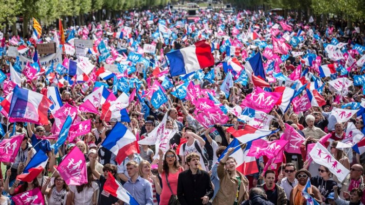 Paris: La "Manif pour tous" contre les mères porteuses