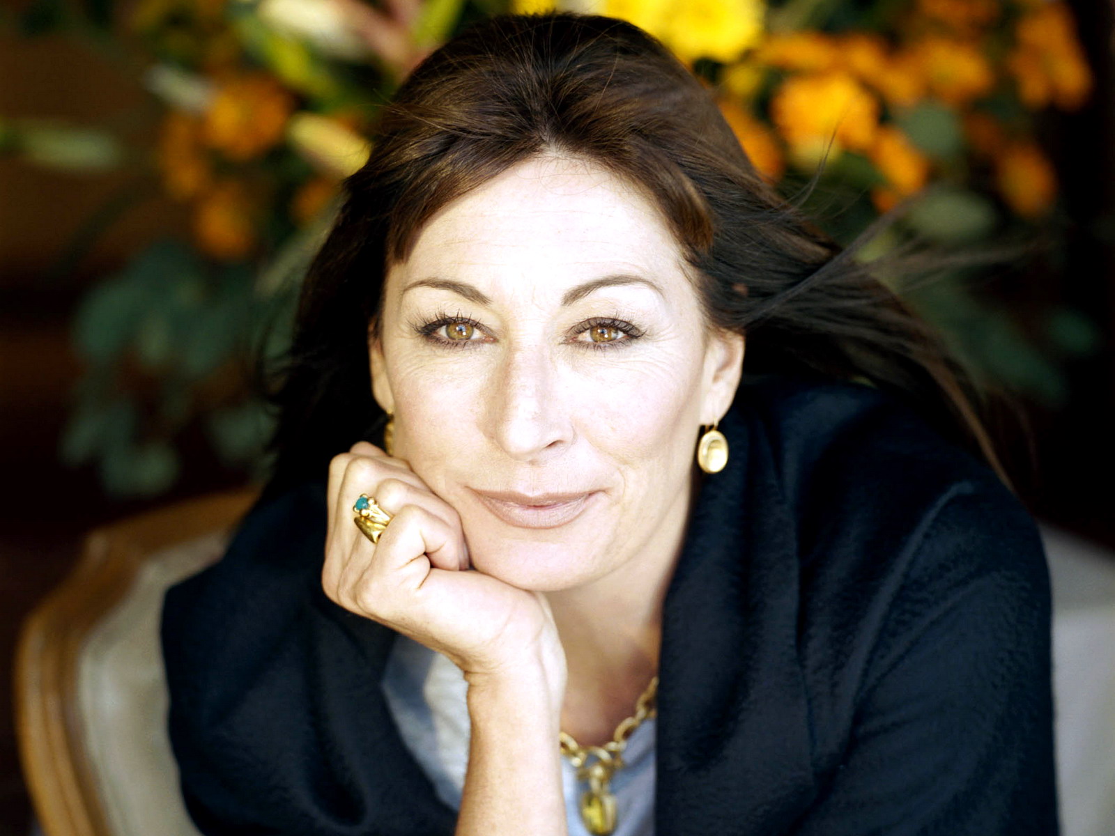 Anjelica Huston