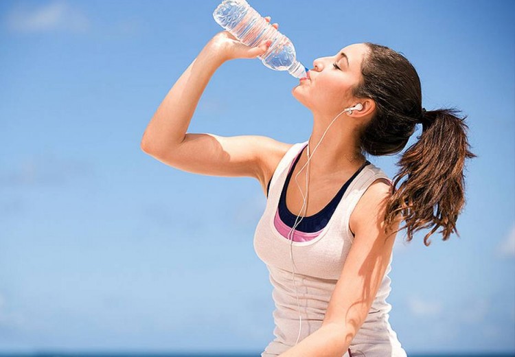L'importance de l'eau et les recommandations pour optimiser l'hydratation du corps