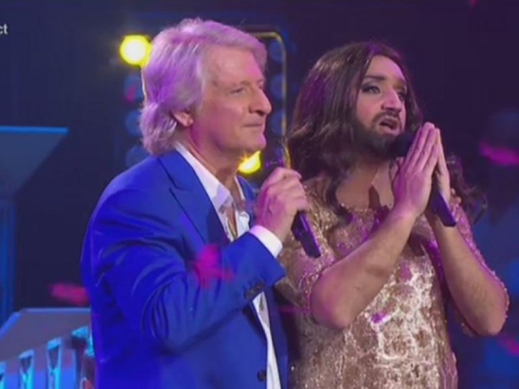 Cyril Hanouna en Conchita Wurst et Patrick Sébastien