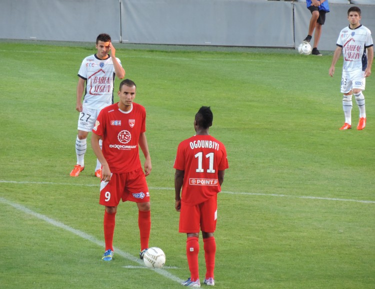 Match ESTAC Troyes vs Nîmes Olympique en direct live streaming