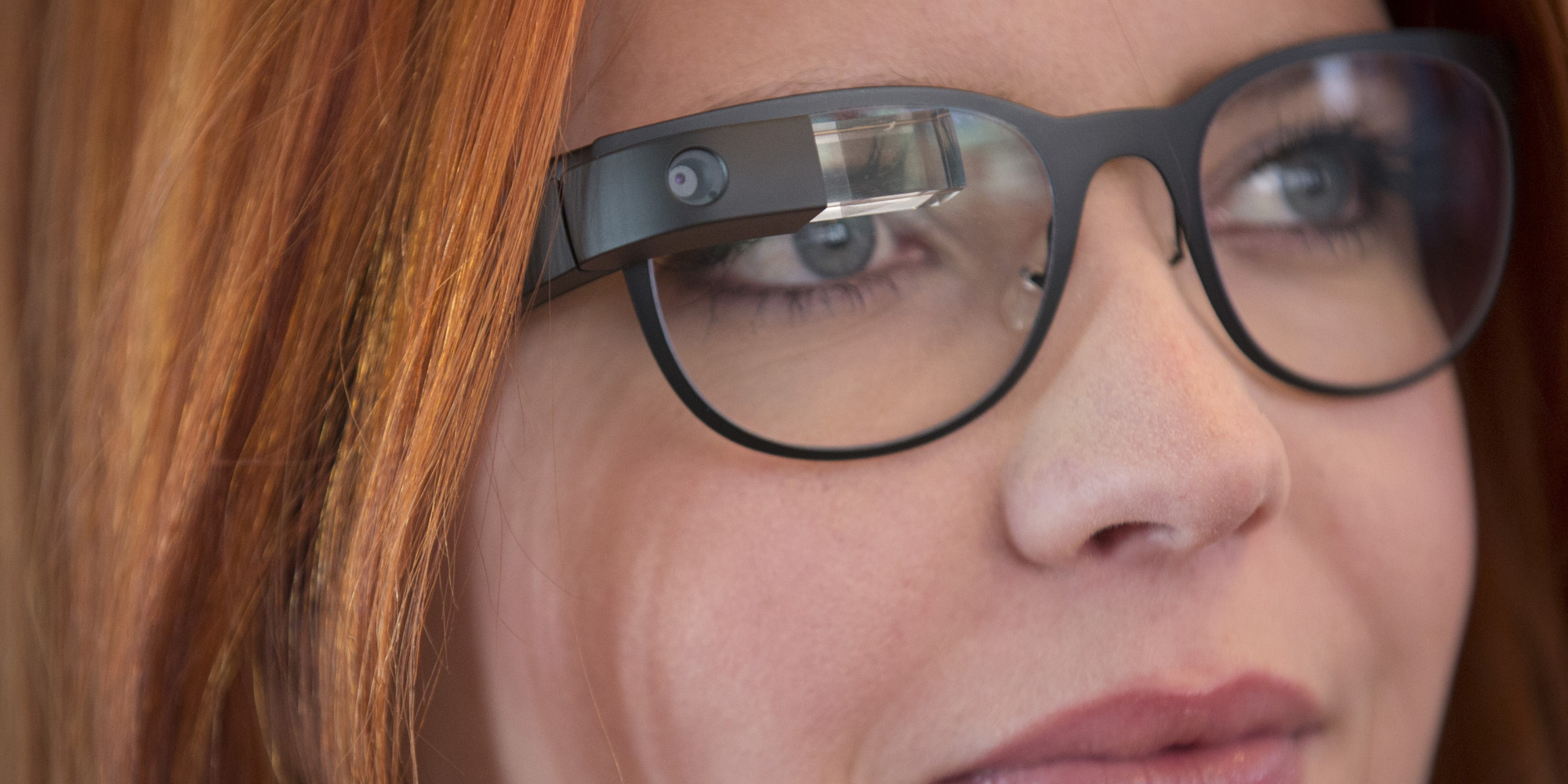 La nouvelle version de Google Glass entre les main de Tony Fadell