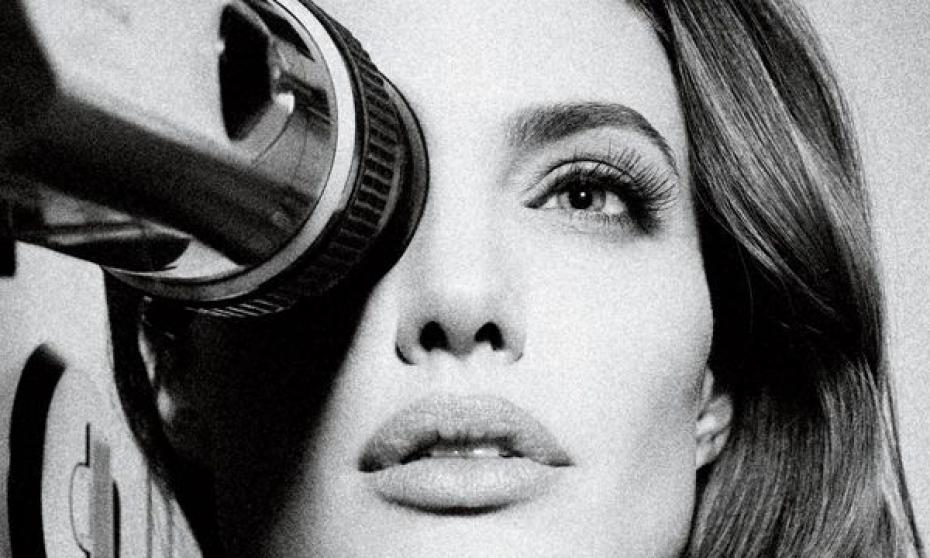 Angelina Jolie réalisera-t-elle le film de super-héros?