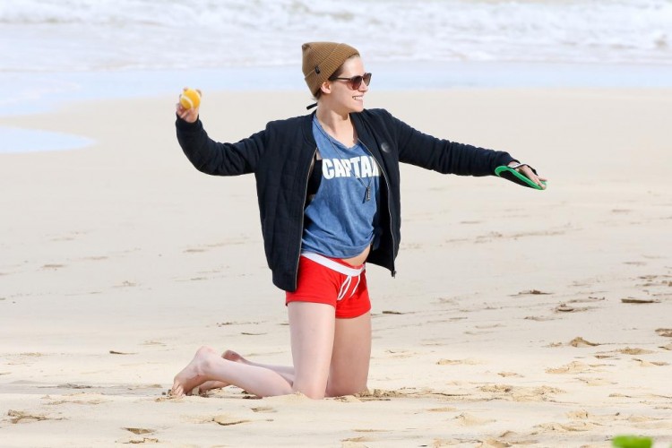 Kristen porte toujours les vêtements de Robert Pattinson
