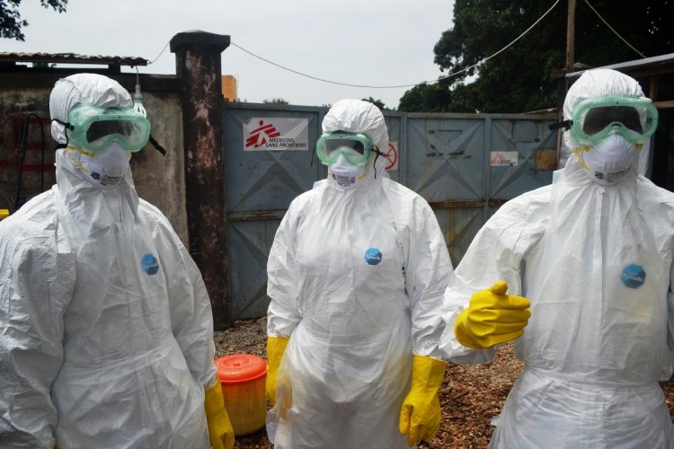 Un traitement contre le virus Ebola expérimenté dans un essai clinique en Guinée