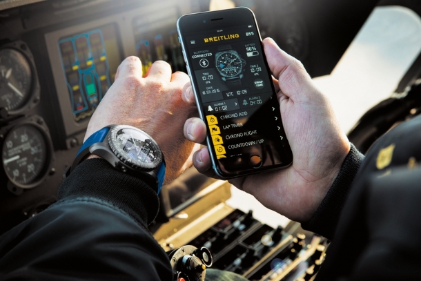 Breitling passe à la montre connectée