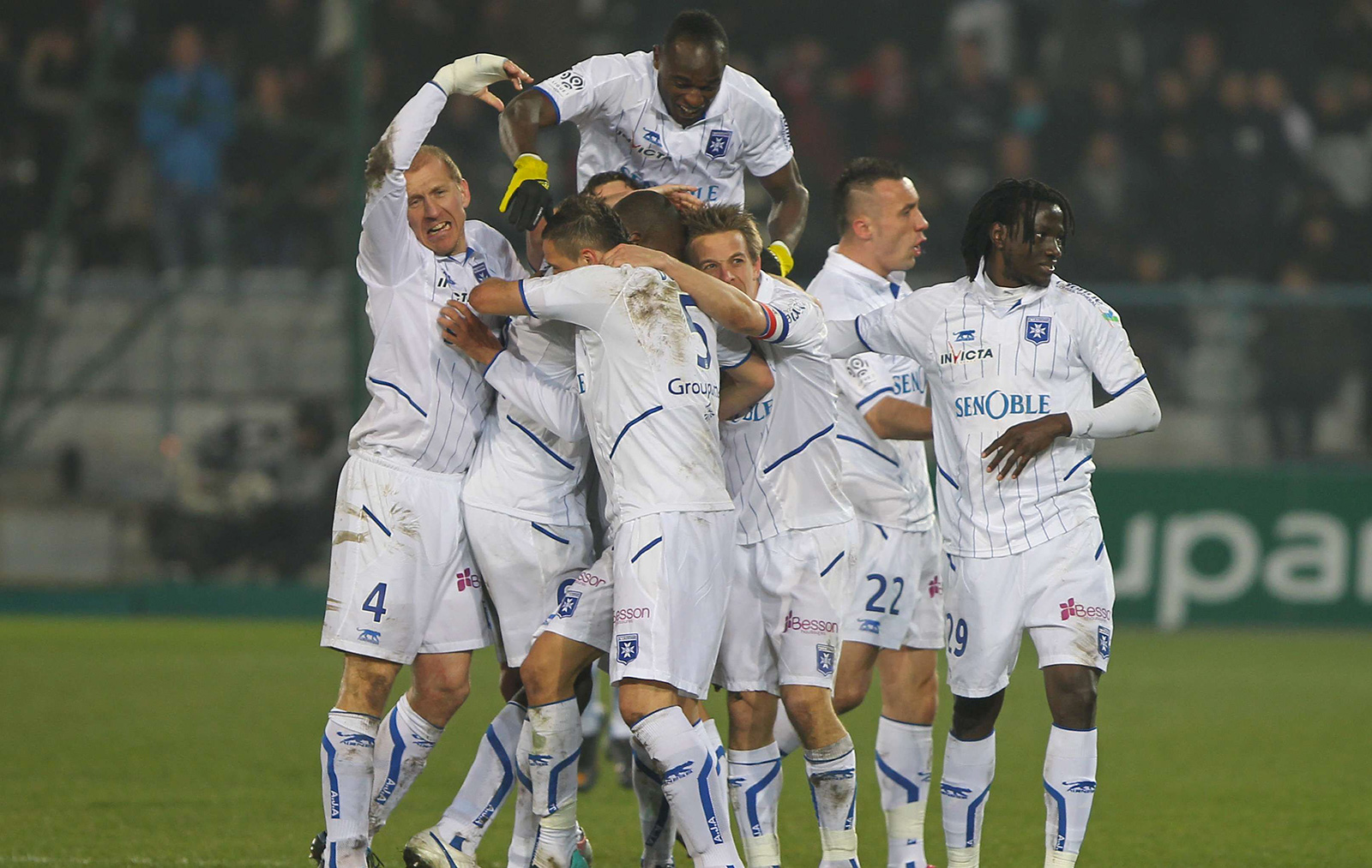 Match Arles Avignon - AJ Auxerre en direct live streaming