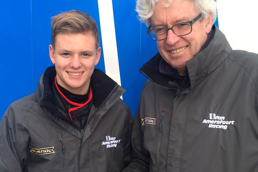 Mick Schumacher fait ses premiers essais F4