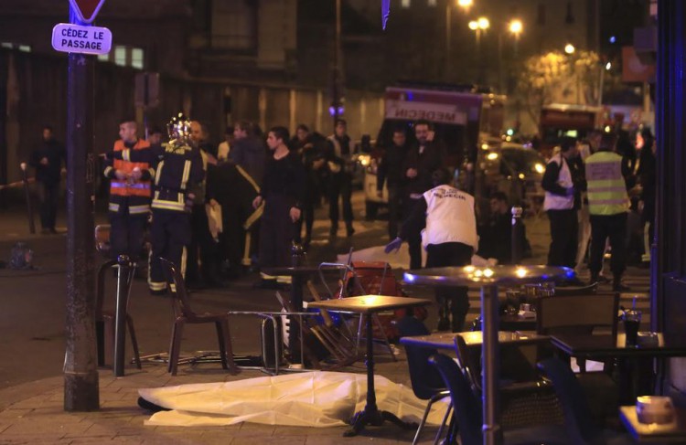 Plusieurs fusillades se déclenchent à Paris