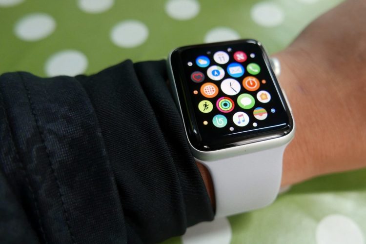 Regarder son Apple Watch au Canada vous coûte une amende!